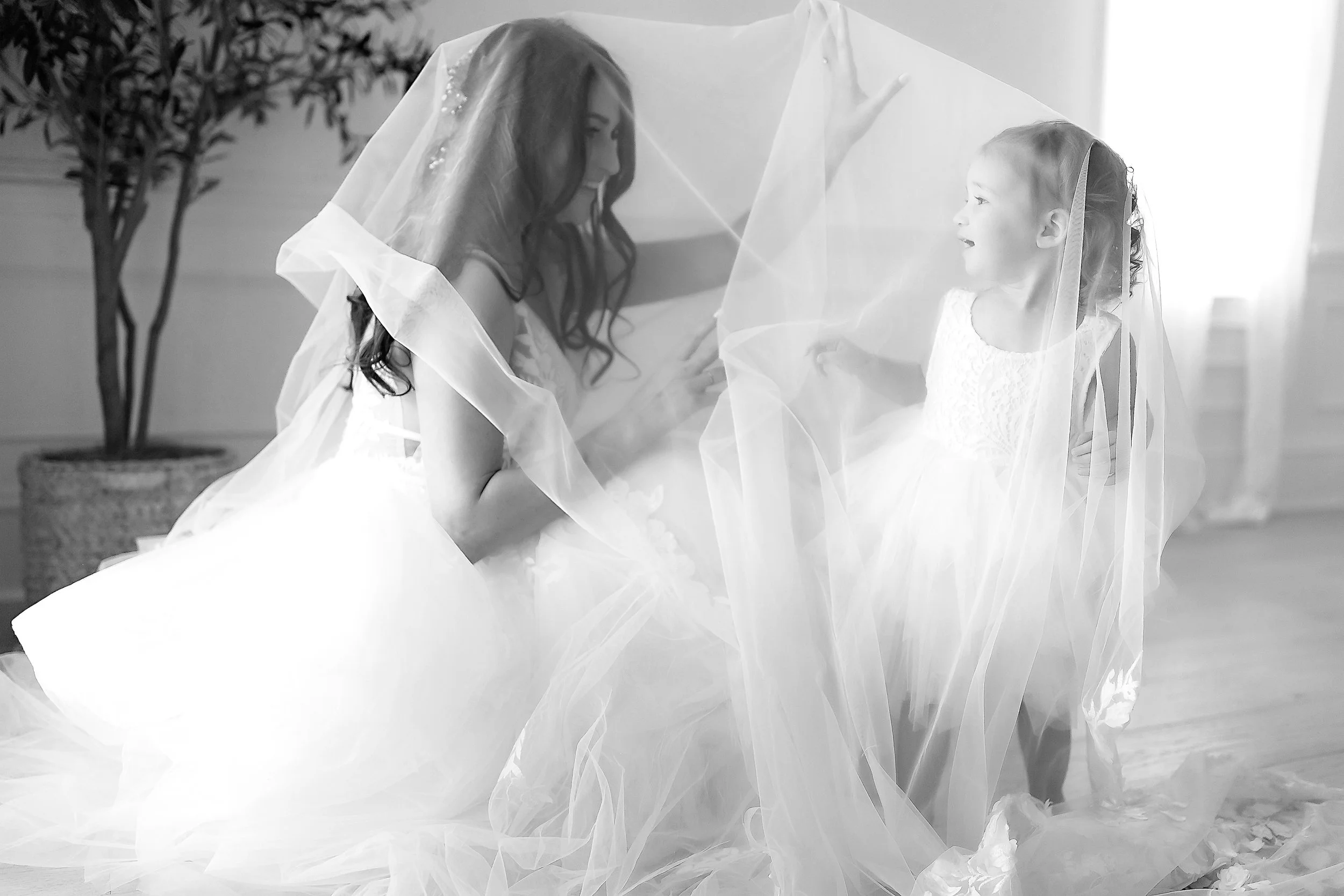 Jennifer and Clayton Favorites-12-BW.jpg