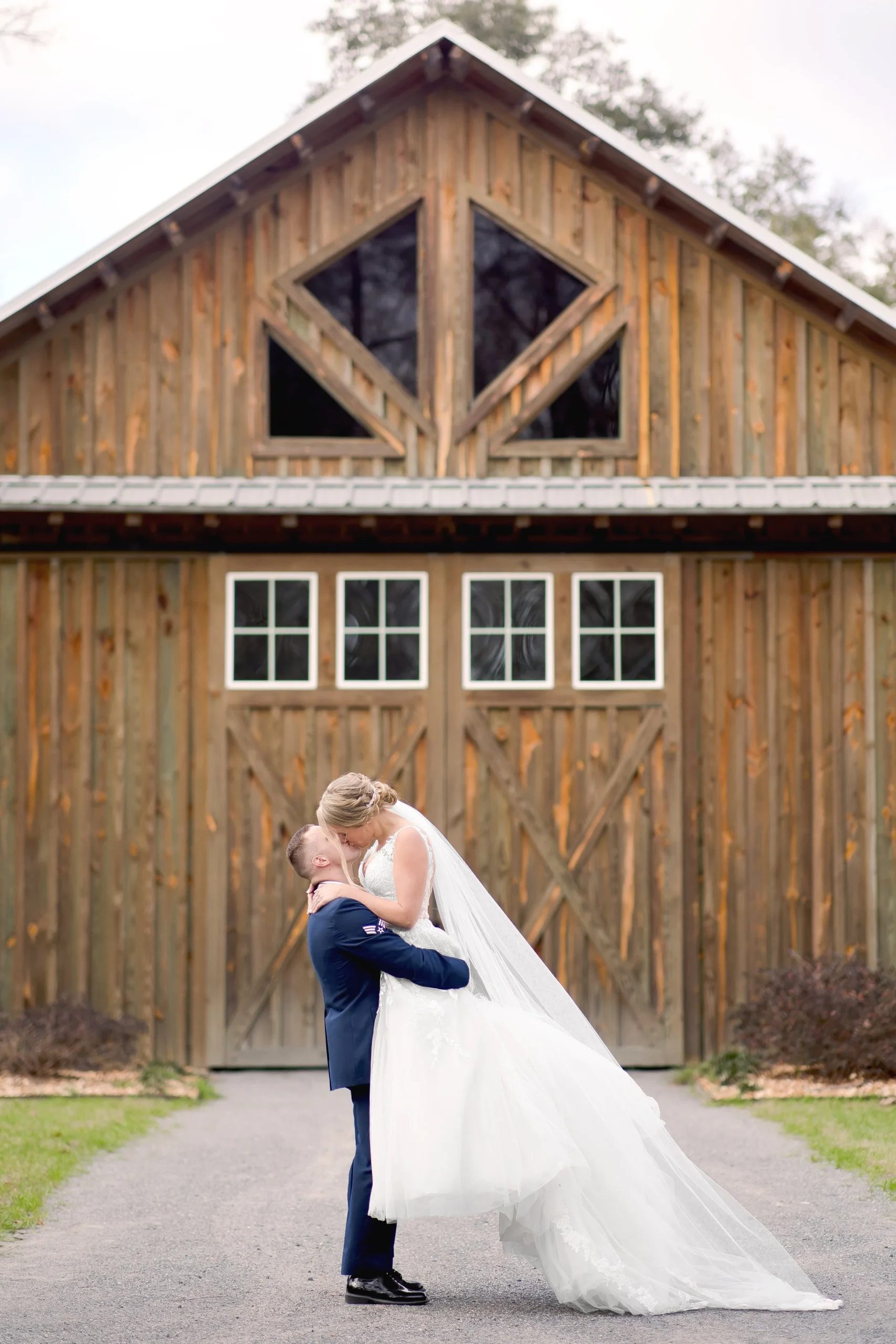 lewiswood_farm_romantic_wedding_charlotte_fristoe.jpg